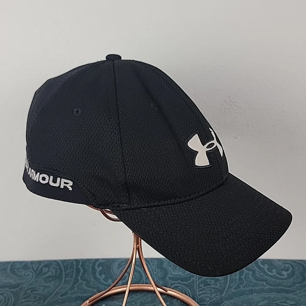 Under Armour Black Polyester Fabric Baseball Style Cap Hat 24